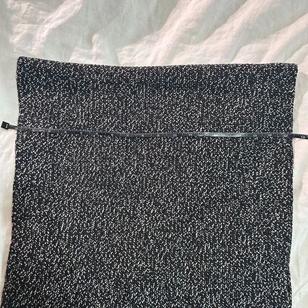 Everlane Chunky 100% Wool Scarf - Black Marl